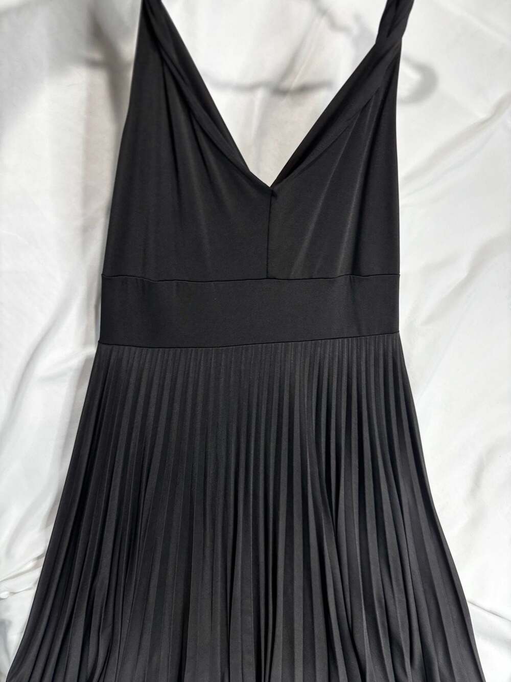 mai Tai Black Pleated V-Neck Halter Midi Dress Style XD2580CA Size 1X